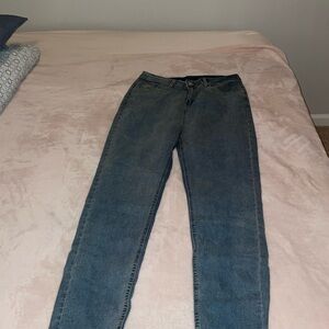 Women's Straight Leg Jeans in Classic Blue